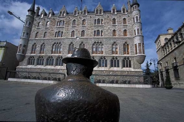 medium_casa_de_botines2.3