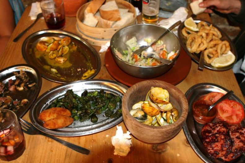 taberna-maceiras_c2e61f0deb3bc6abdfbf5baeb41acf782f4a8cb9 (1)